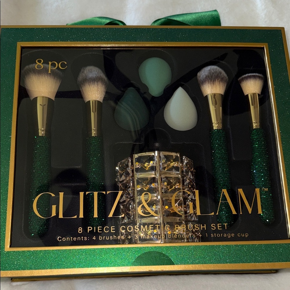 Glitz & Glam 8 Piece Cosmetic Brush Set - Green and Gold